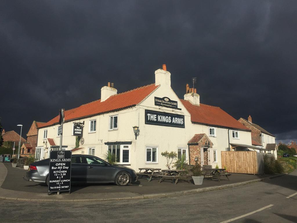 Kings Arms Thirsk Exterior foto
